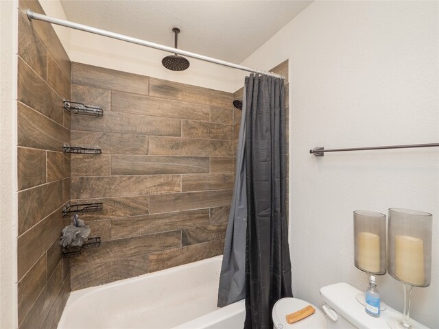 7632 Lombardy Loop, Round Rock, TX 78665 - full bath featuring a combined bath / shower with rainfall shower and toilet