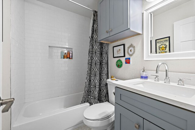 4708 Turnstone Dr, Austin, TX 78744 - full bath with toilet, vanity, and shower / bath combo with shower curtain