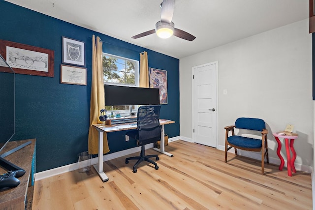 4708 Turnstone Dr, Austin, TX 78744 - office space featuring wood finished floors, ceiling fan, and baseboards