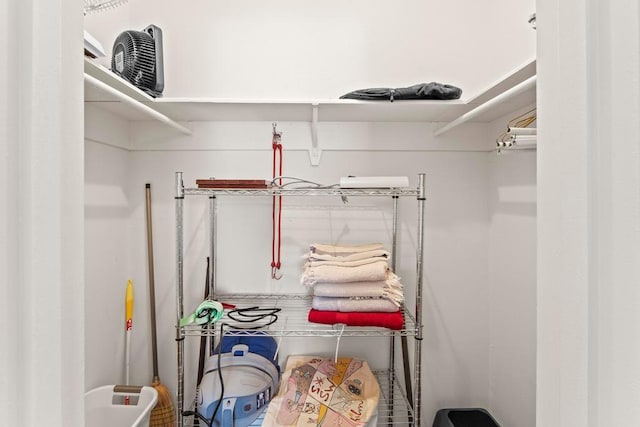 7920 Rockwood Ln Unit 232, Austin, TX 78757 - view of spacious closet