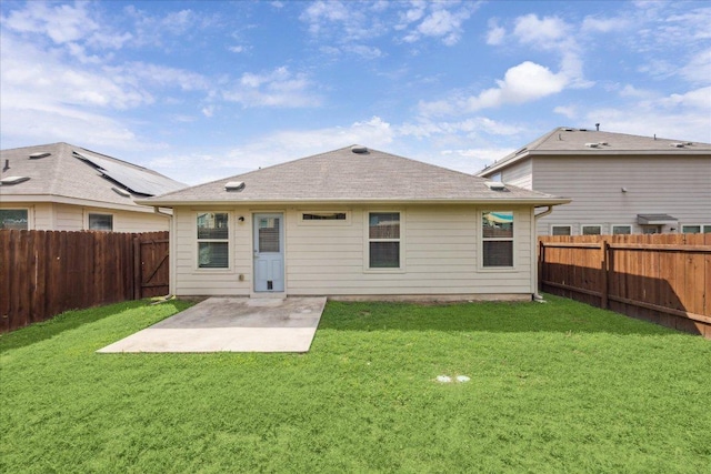 3620 Breckenridge Dr, Austin, TX 78744 - back of property with a patio