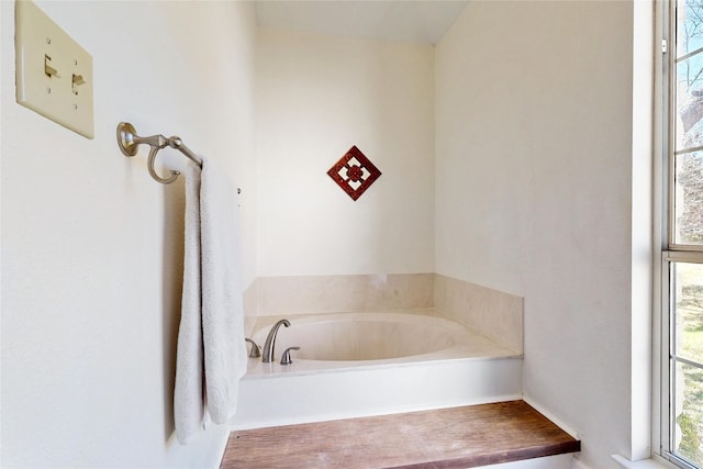 6002 Rain Creek Pkwy, Austin, TX 78759 - full bath featuring a garden tub