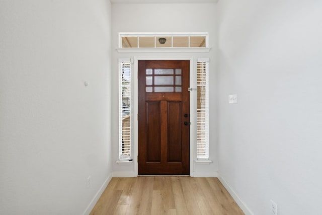 1708 Rockland Dr Unit 177, Austin, TX 78748 - foyer with light wood-style flooring and baseboards
