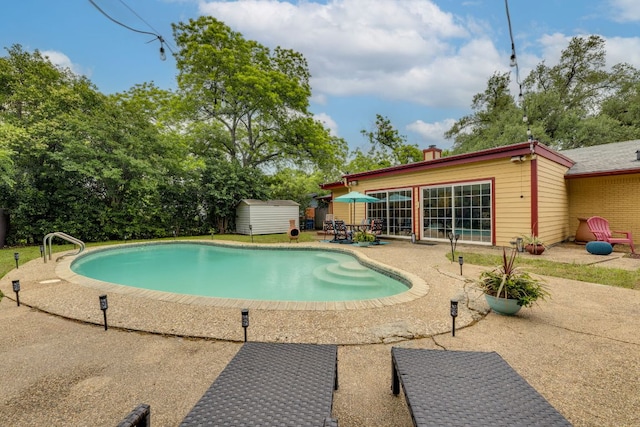 3002 Stardust Dr, Austin, TX 78757 - swimming pool with a patio