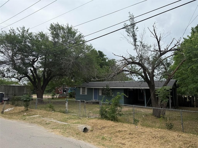 2505 Gardenia Dr, Austin, TX 78727 - view of front of property with a fenced front yard