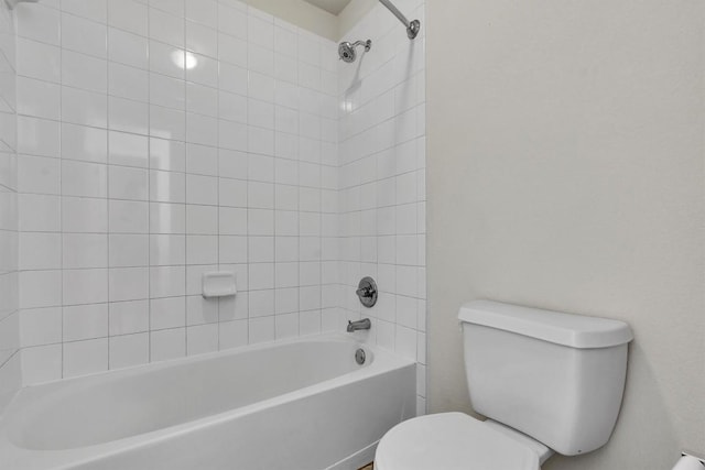 204 Chickadee Ln, Leander, TX 78641 - full bathroom featuring toilet and shower / bath combination