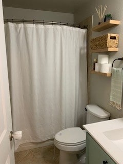 387 Mcgarity, Kyle, TX 78640 - full bathroom featuring vanity, toilet, and curtained shower