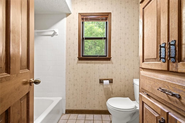 708 Post Oak Dr, Dripping Springs, TX 78620 - full bath with tile patterned floors, toilet, baseboards, wallpapered walls, and vanity