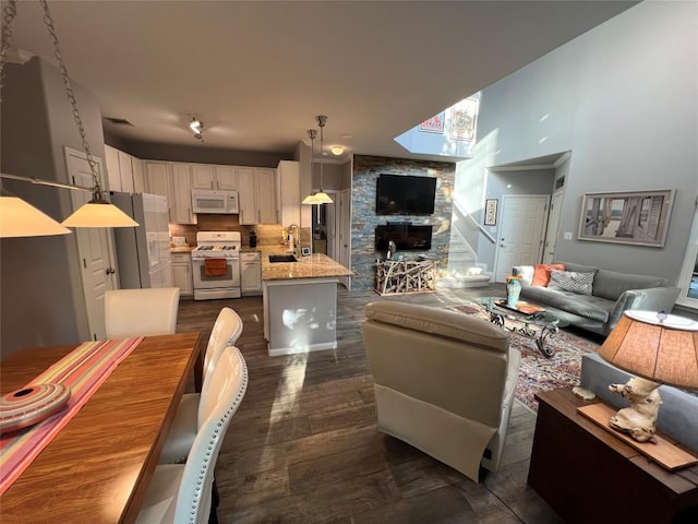 3300 Forest Creek Dr Unit 25, Round Rock, TX 78664 - photo 8