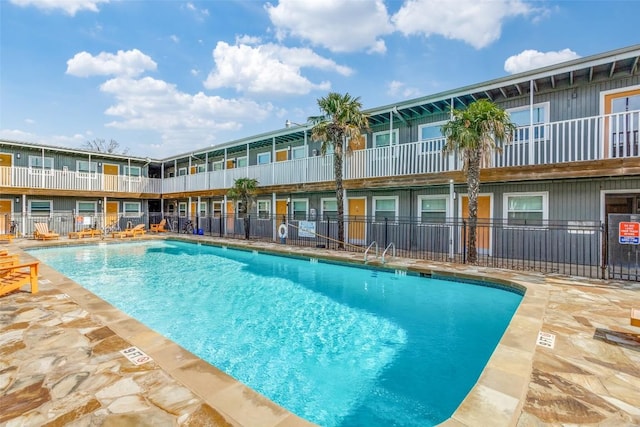 2401 Manor Rd Unit 113, Austin, TX 78722 - view of community pool