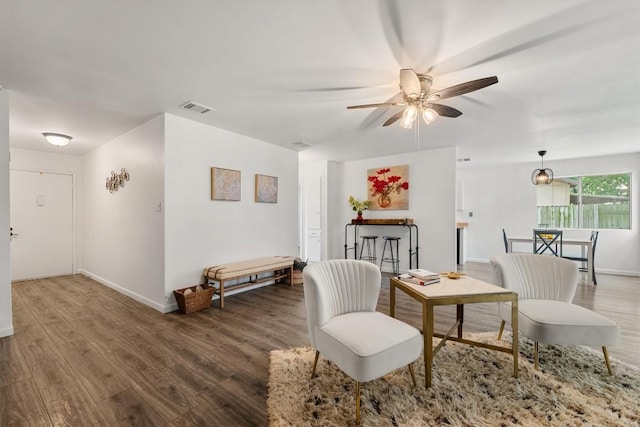11533 Sandy Loam Trl, Austin, TX 78750 - photo 2