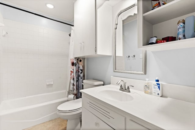 112 Skipcha Trl, Lampasas, TX 76550 - full bath featuring toilet, vanity, shower / bathtub combination with curtain, and tile patterned floors