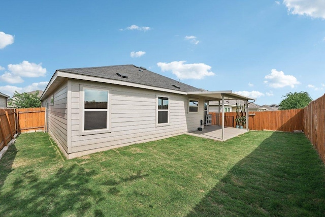 432 Druse Ln, Jarrell, TX 76537 - back of property with a patio area