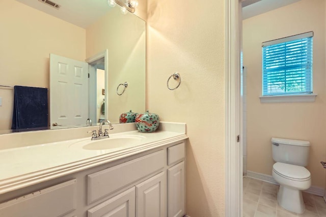 3824 Gaines Ct, Austin, TX 78735 - full bath with vanity and toilet