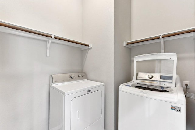 116 Saranac Dr, Elgin, TX 78621 - washroom with separate washer and dryer