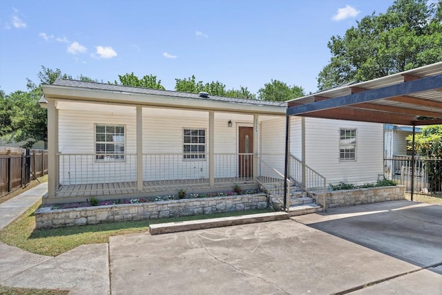 1125 Christie Dr, Austin, TX 78721 - view of front of property with a porch