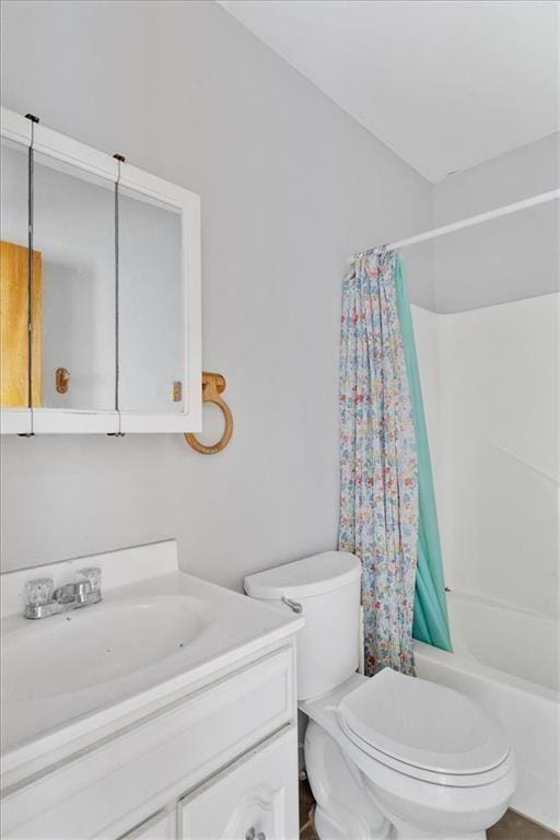 461 Skyline Rdg, San Marcos, TX 78666 - full bathroom featuring vanity, shower / tub combo with curtain, and toilet