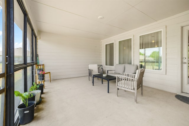 109 Egret Dr, Bastrop, TX 78602 - sunroom featuring an outdoor hangout area