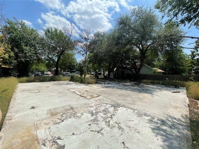 4502 Eric Cir, Austin, TX 78744 - photo 4