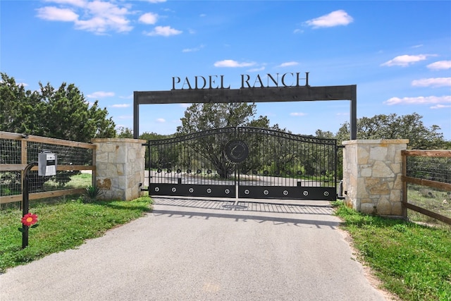4908 Canyon Ranch Trl, Spicewood, TX 78669 - view of gate
