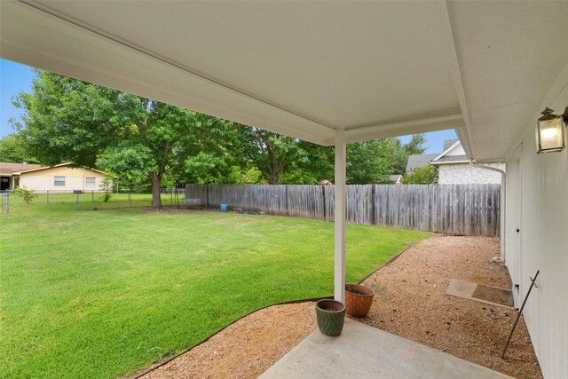506 S Main St, Thrall, TX 76578 - view of yard