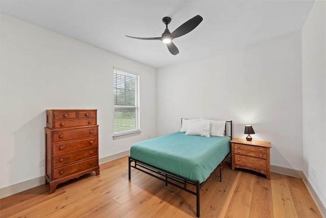 332 Claremont Dr, Belton, TX 76513 - bedroom featuring light wood-style floors, baseboards, and ceiling fan