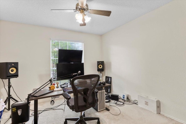 601 Wagon Wheel Trl, Pflugerville, TX 78660 - office space featuring carpet floors, ceiling fan, and a textured ceiling