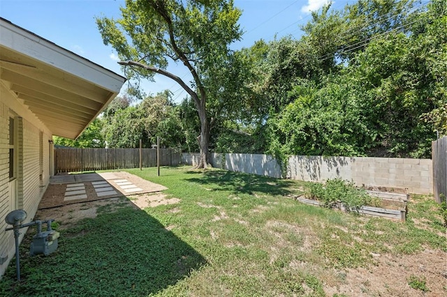 4610 S 1st St, Austin, TX 78745 - fenced backyard featuring a patio
