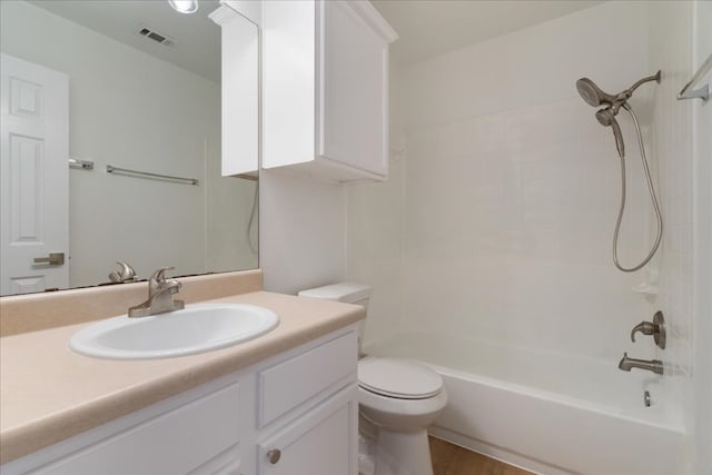 1025 Doras Dr, Pflugerville, TX 78660 - bathroom with vanity and tub / shower combination