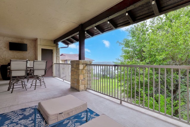 6712 Lantern View Dr Unit 303, Jonestown, TX 78645 - view of patio / terrace