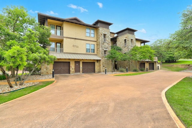 6712 Lantern View Dr Unit 303, Jonestown, TX 78645 - photo 2