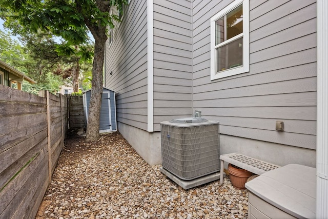 2100 E 10th St, Austin, TX 78702 - view of side of property with central air condition unit