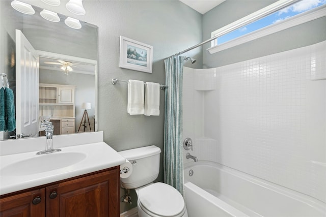 218 Duck Creek Ln, Georgetown, TX 78633 - bathroom featuring shower / bath combo, toilet, vanity, and a ceiling fan