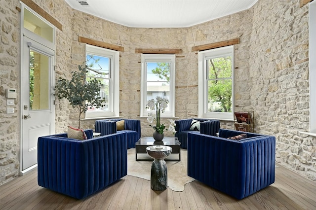1112 W 10th St, Austin, TX 78703 - living area featuring hardwood / wood-style floors