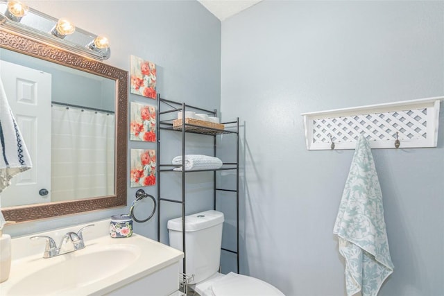 926 Zwicke St, Seguin, TX 78155 - full bath featuring vanity and toilet