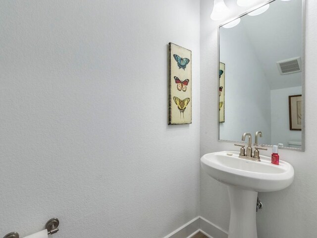 1108 Floradale Dr, Austin, TX 78753 - bathroom with baseboards