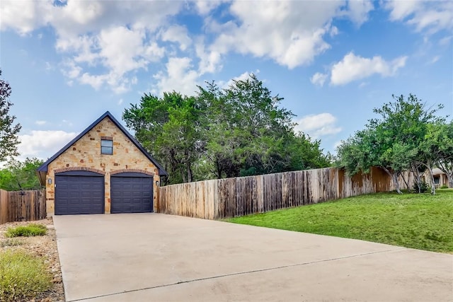 20502 Greeley Cv, Lago Vista, TX 78645 - garage featuring concrete driveway