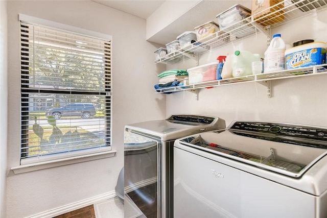 9214 Independence Loop, Austin, TX 78748 - laundry area with washer and dryer and baseboards