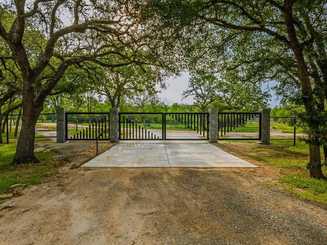 000 Little Creek Rnch, Johnson City, TX 78638