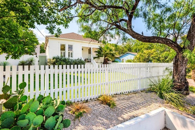 8608 Georgian Dr, Austin, TX 78753 - view of front of home featuring a fenced front yard