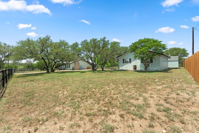 744 Jim Bowie Dr, Spicewood, TX 78669 - view of yard