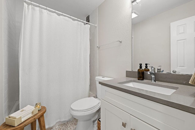 11200 Bending Bough Trl, Austin, TX 78758 - full bathroom with vanity, toilet, and shower / bath combo