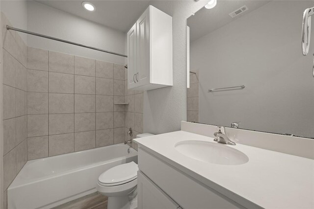 521 Rearing Mare Pass, Georgetown, TX 78626 - full bath featuring vanity, toilet, and bathtub / shower combination