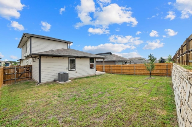 7809 Linnie Ln, Austin, TX 78724 - rear view of house featuring a fenced backyard