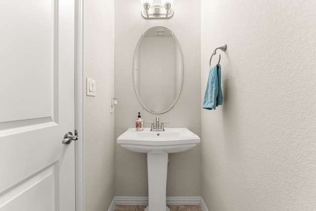 4162 Kingsley Ave, Round Rock, TX 78681 - bathroom featuring baseboards