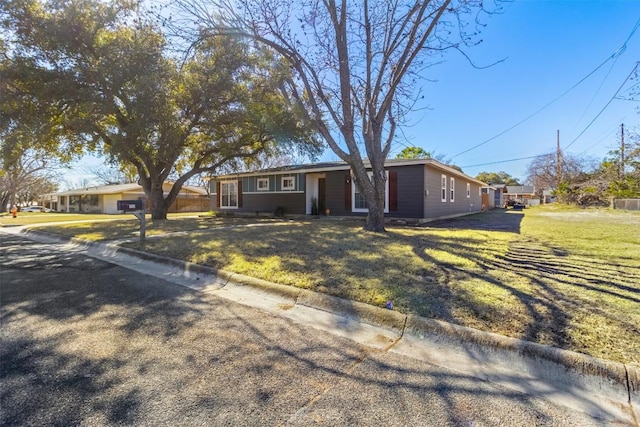 110 N Willis St, Lampasas, TX 76550 - ranch-style house featuring a front lawn