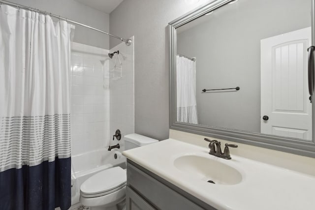 7820 Oteka Cv, Austin, TX 78735 - full bathroom with toilet, vanity, and shower / tub combo