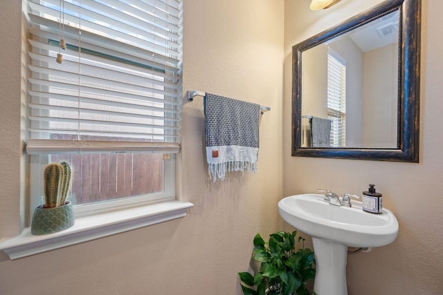 904 Emory Tree Dr, Austin, TX 78748 - view of bathroom