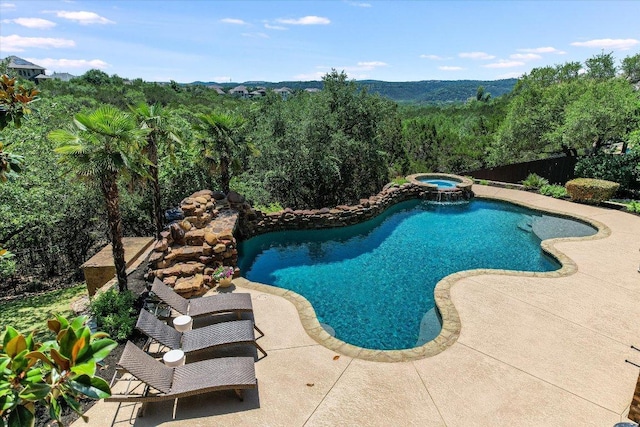 1016 Santaluz Path, Austin, TX 78732 - view of swimming pool with a patio area and a pool with connected hot tub