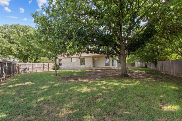 404 N Belinda Ct, Bastrop, TX 78602 - view of yard